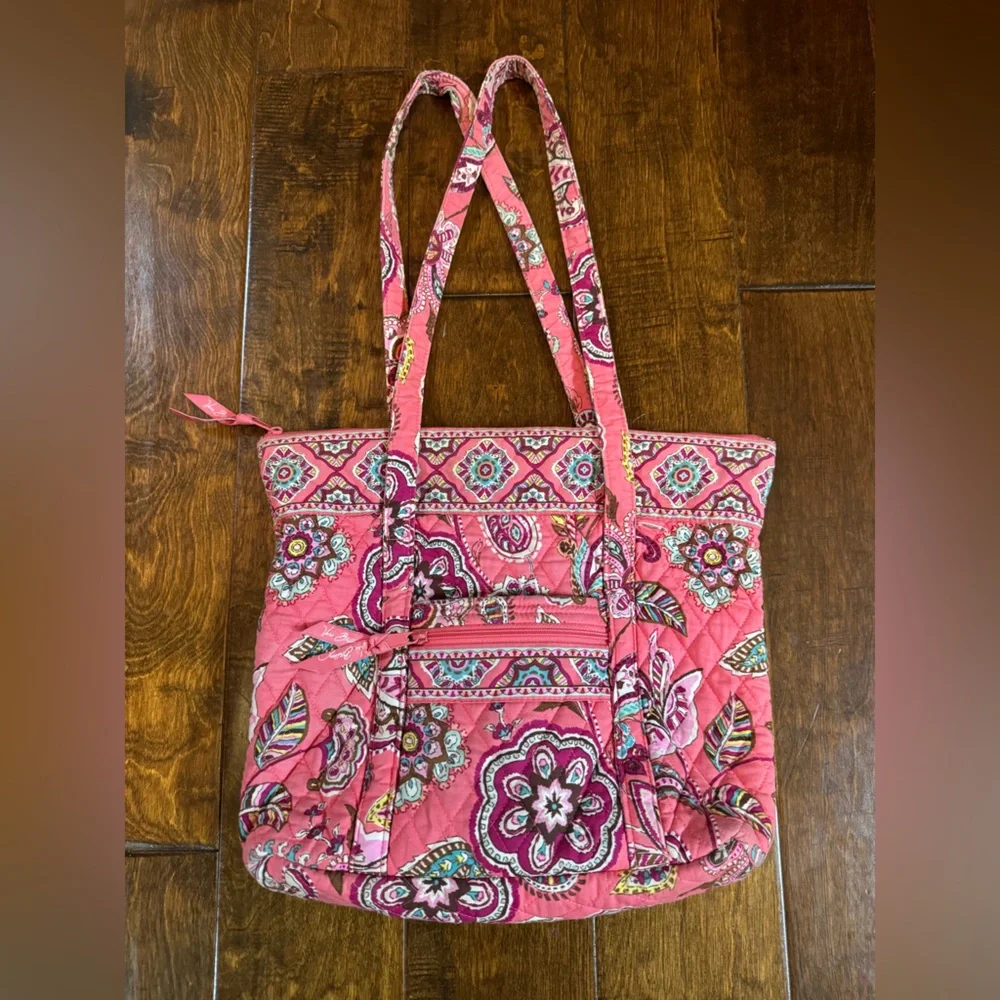 Vera Bradley Tote Bag Purse Melon Color with Floral Pattern 15 X 13 X 4 inches - Picture 1 of 5